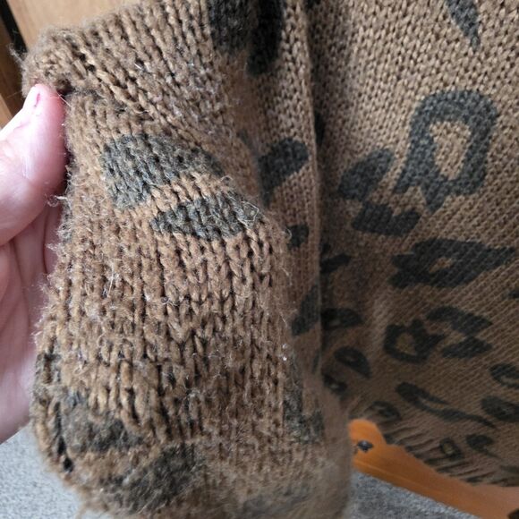 Wooden Ships Leopard Print Sweater Size Medium Brown Black Pullover Boxy Loose - Picture 4 of 10